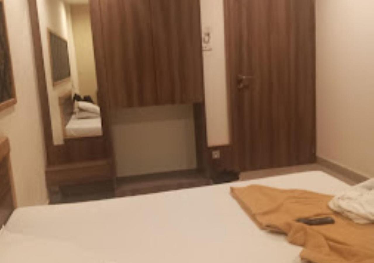 Hotel Jaltarang Kalmath Kankavali Kültér fotó