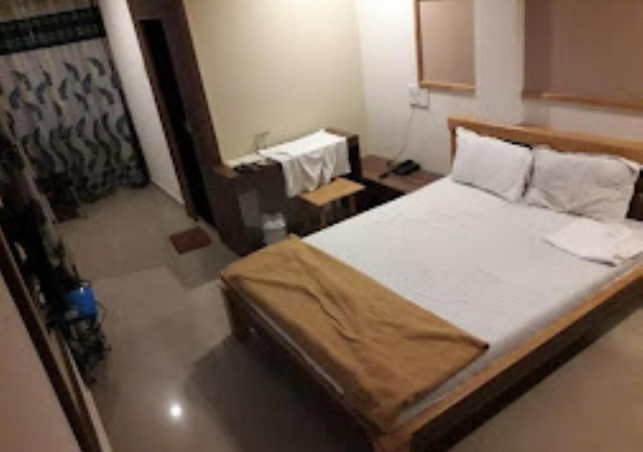Hotel Jaltarang Kalmath Kankavali Kültér fotó