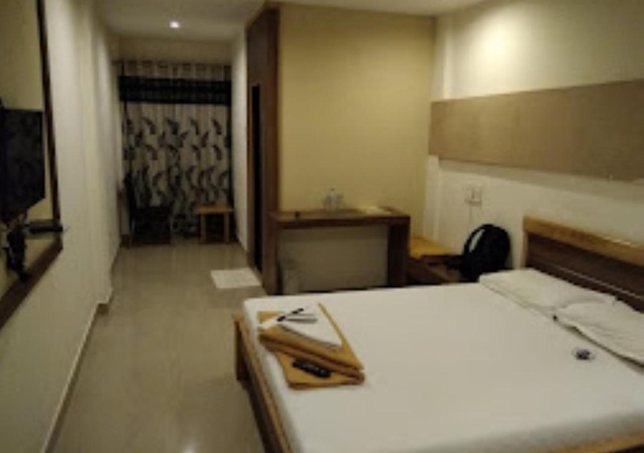 Hotel Jaltarang Kalmath Kankavali Kültér fotó